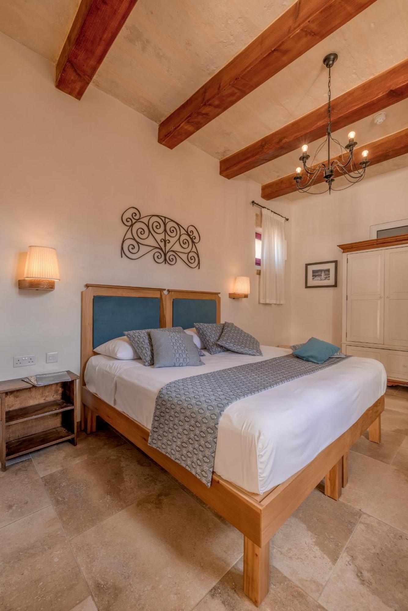 Mulberries Hotel
