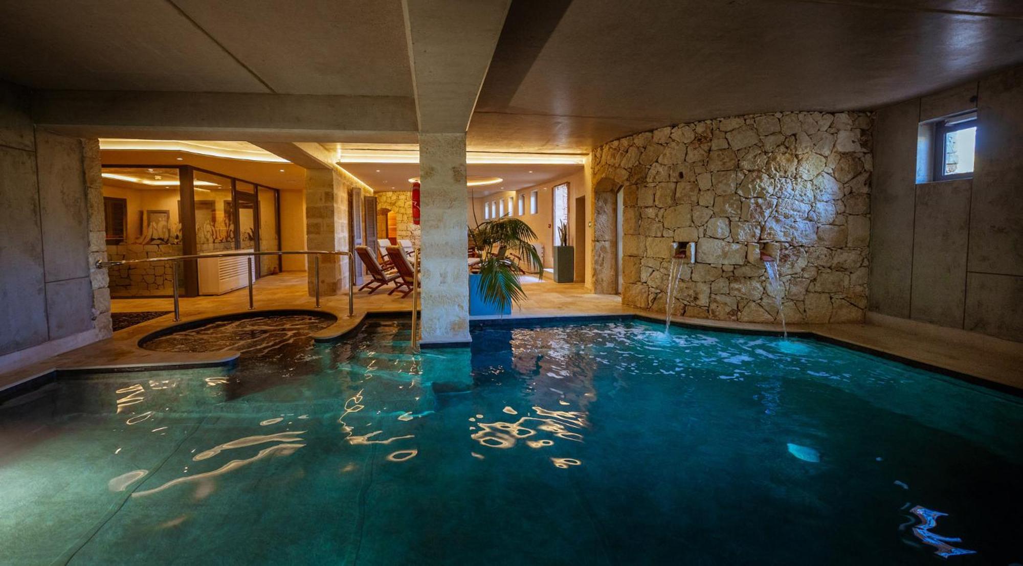 Hotel Mulberries 4*